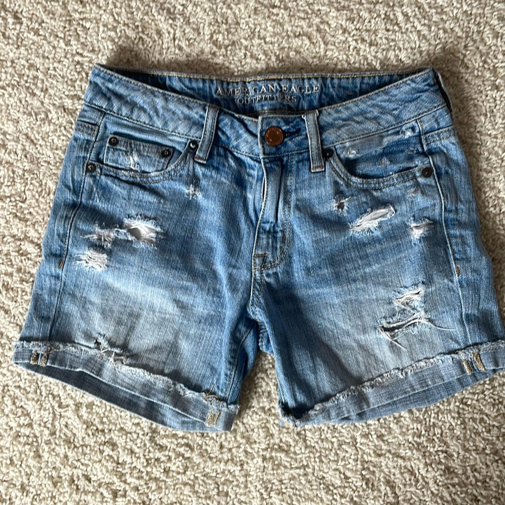 American Eagle Light Wash Boy Midi Shorts Size 0